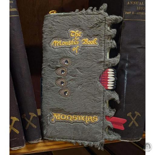 Loungefly Portefeuille zippé Le Monstrueux Livre des Monstres Harry Potter (Wizarding World) (Harry Potter (Wizarding World))