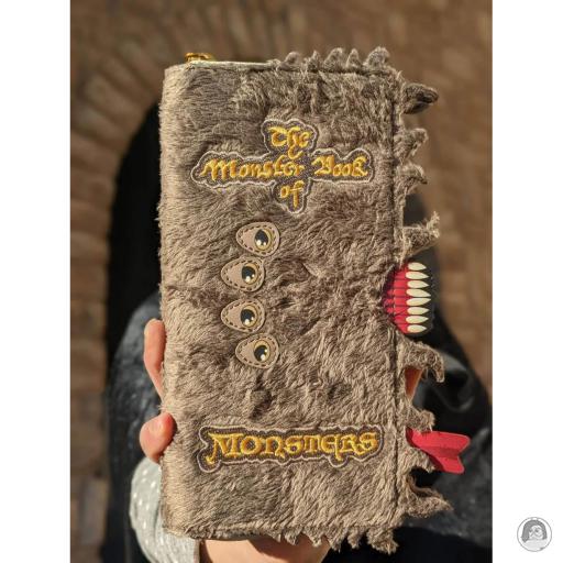 Loungefly Portefeuille zippé Le Monstrueux Livre des Monstres Harry Potter (Wizarding World) (Harry Potter (Wizarding World))