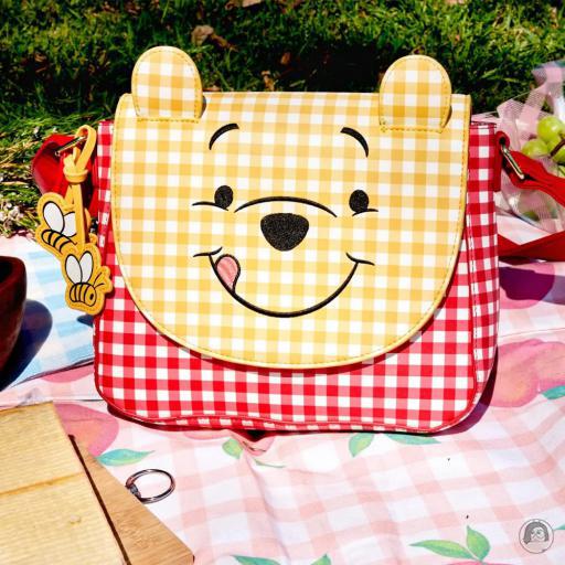 Loungefly Sac à bandoulière Vichy Cosplay Winnie l'Ourson (Disney) (Winnie l'Ourson (Disney))