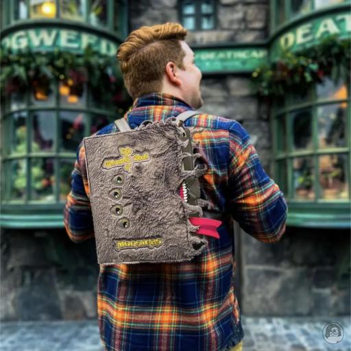 Loungefly Sac à dos Le Monstrueux Livre des Monstres Harry Potter (Wizarding World) (Harry Potter (Wizarding World))