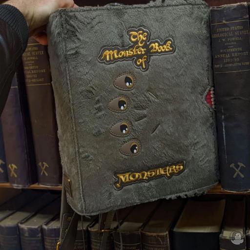 Loungefly Sac à dos Le Monstrueux Livre des Monstres Harry Potter (Wizarding World) (Harry Potter (Wizarding World))